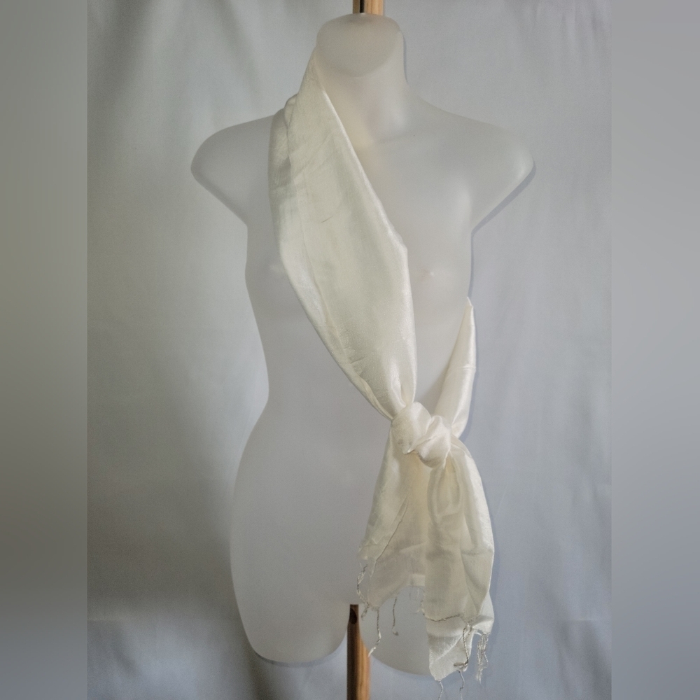 Vintage White Silk Scarf with fringe - Picture 7 of 10
